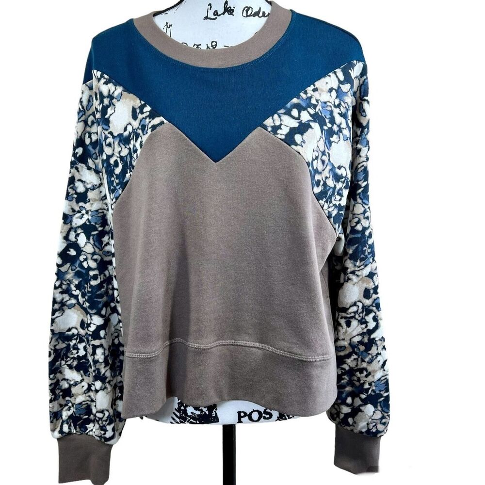 Sweaty Betty Balham Camo Long Sleeve Colorblock Sweatshirt Loose Fit size L gym